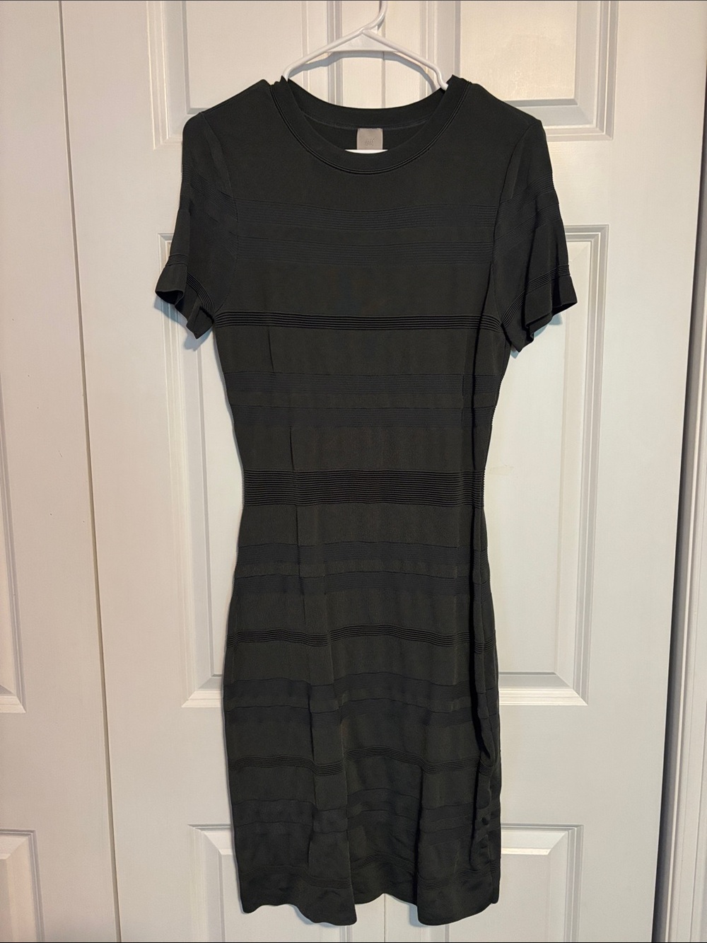 Classic Short-Sleeve Ribbed Knit Dress in Olive Green